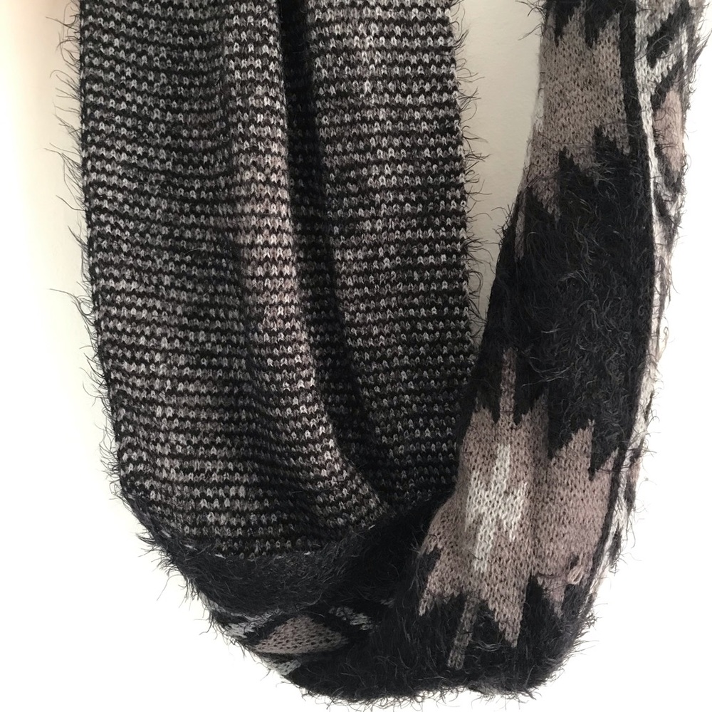 Infinity Scarf - Picture 3 of 4